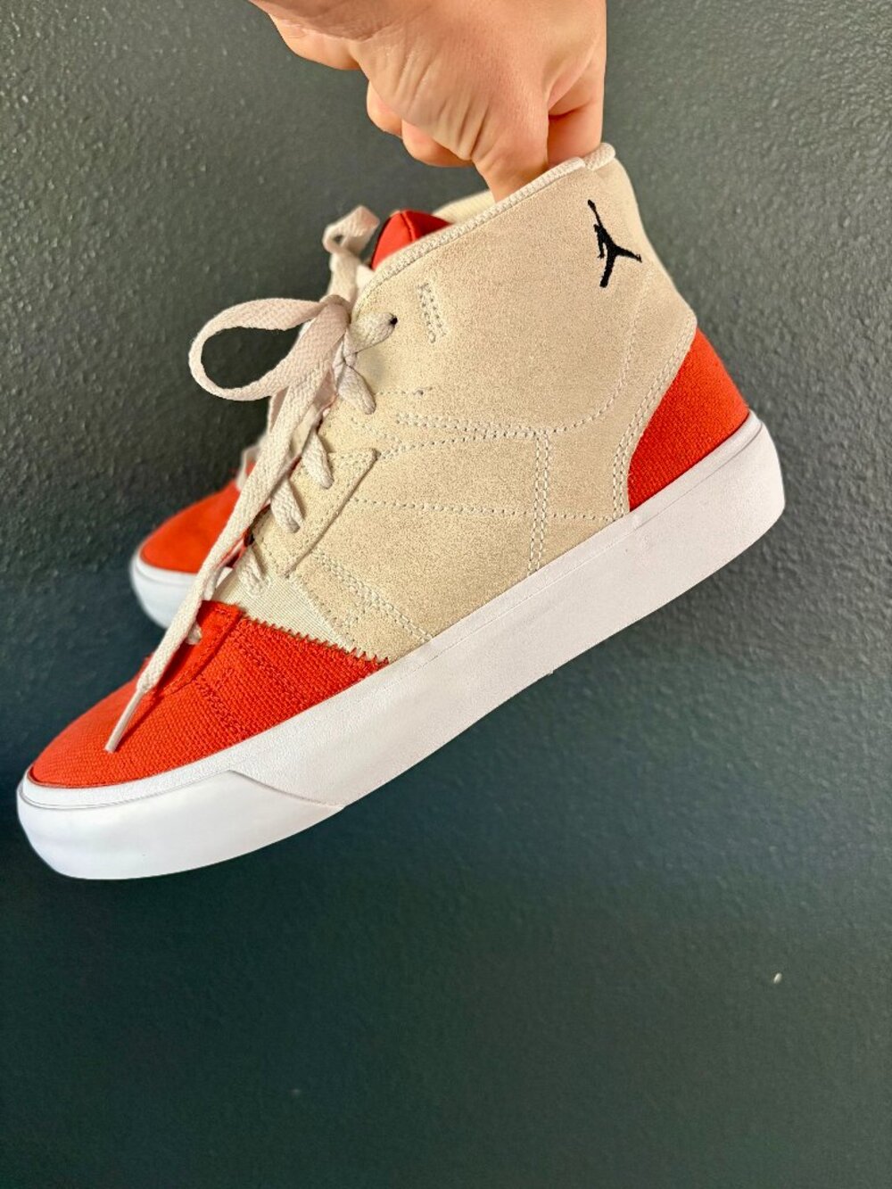 Men's Jordan Phantom Mid series size 7
